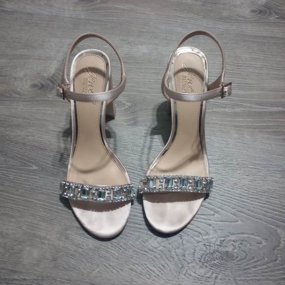 Jewel by Badgley Mischka Hendricks Champagne Dress Sandals - Picture 4 of 8
